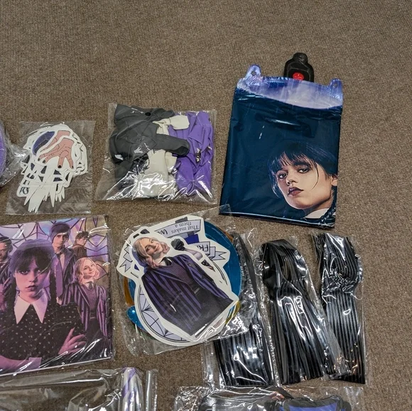 Wednesday Addams Kids Birthday Party Supplies Set Balloons Stickers Plates - Picture 5 of 6